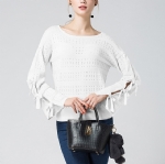 A loose fitting Pullover 1708003
